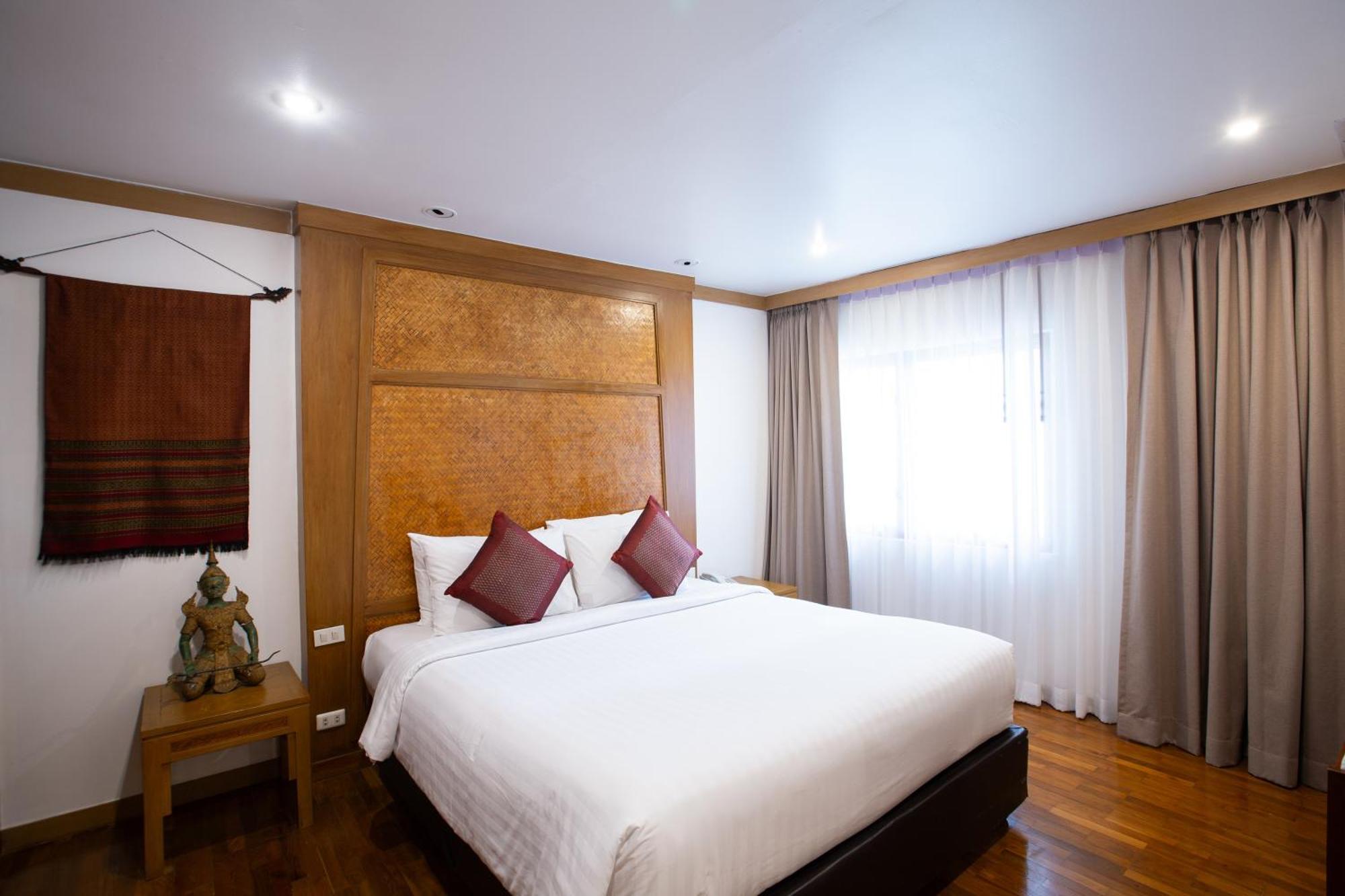 The Tarntawan Hotel Surawong Bangkok Bagian luar foto
