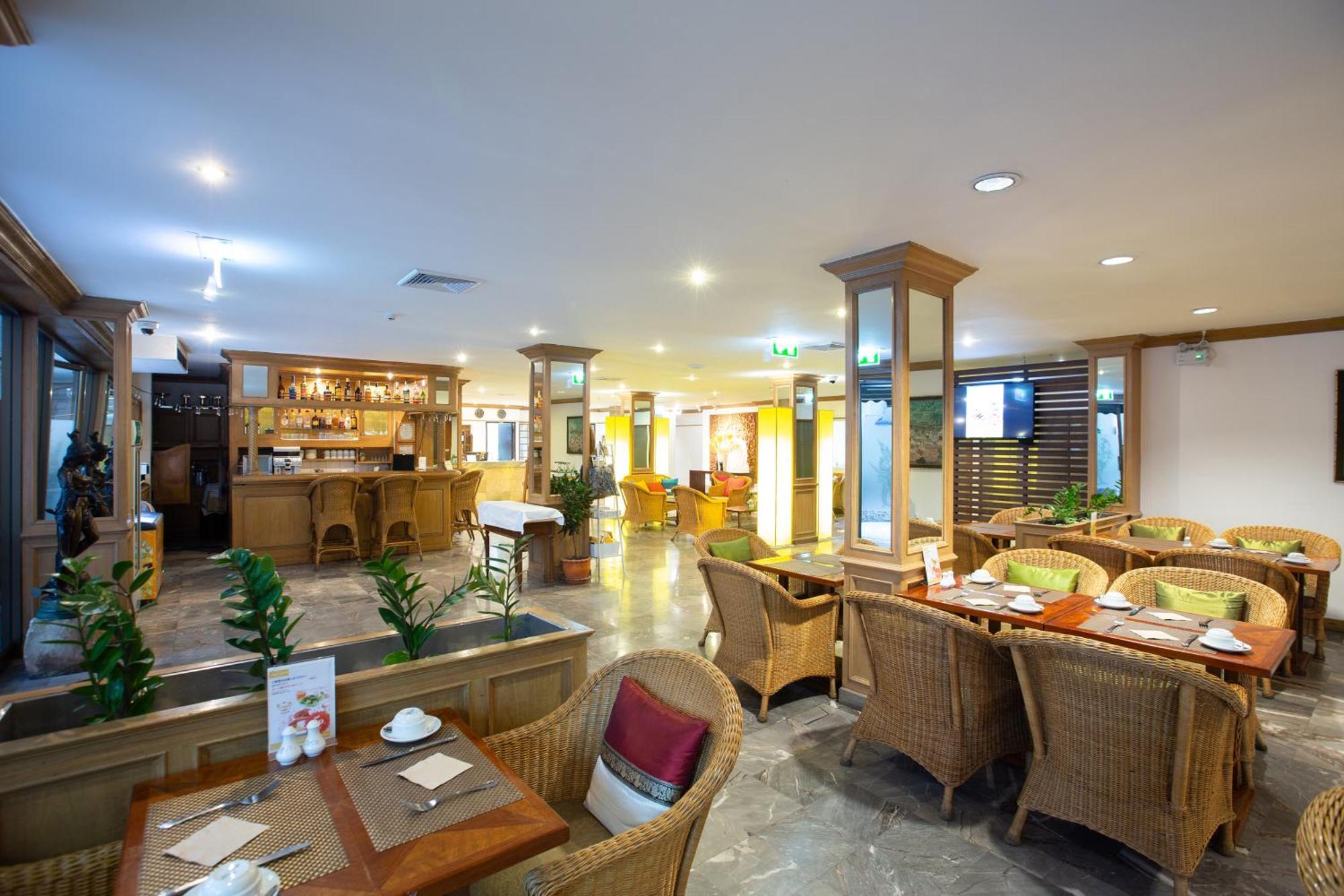 The Tarntawan Hotel Surawong Bangkok Bagian luar foto