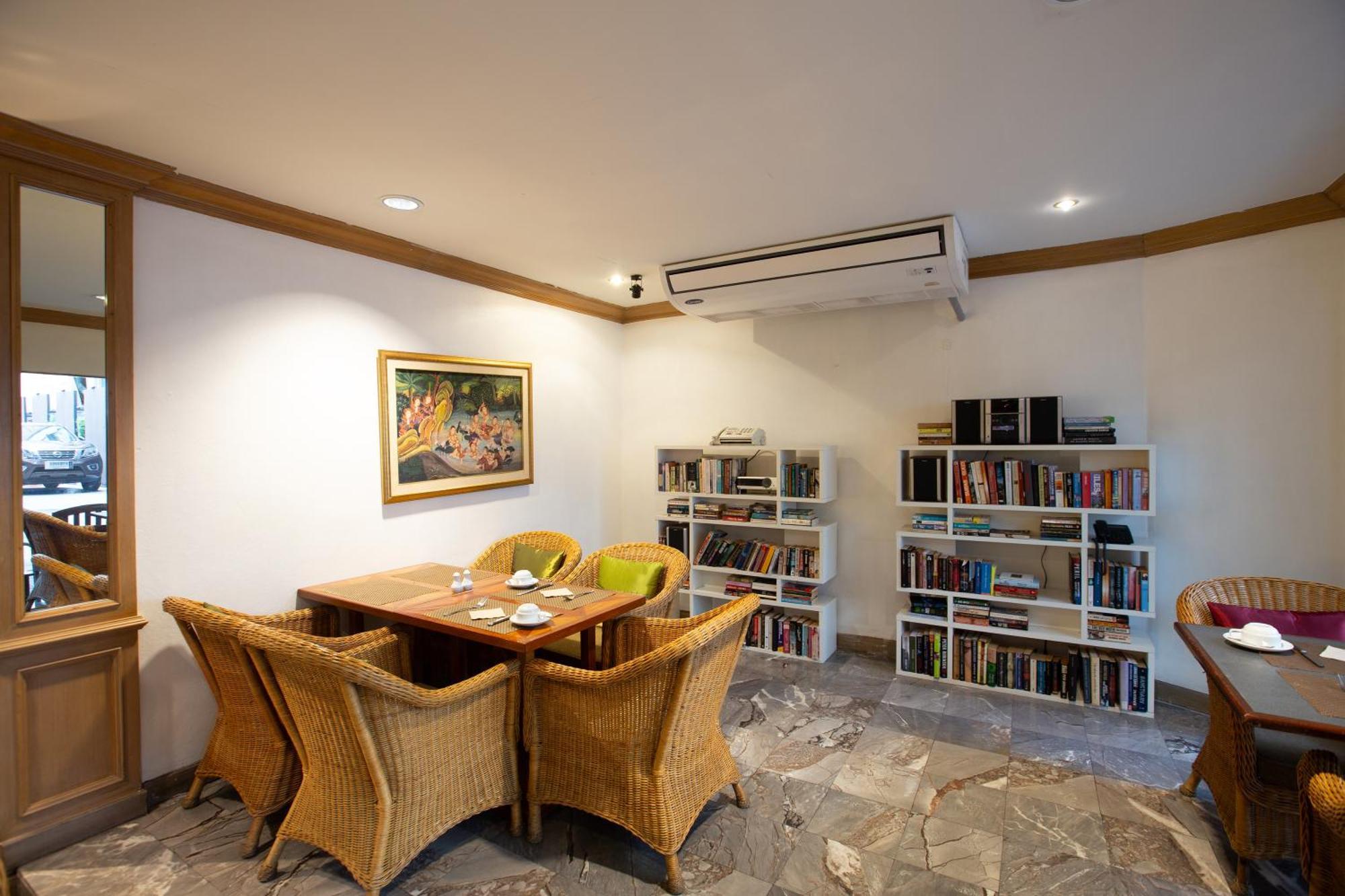 The Tarntawan Hotel Surawong Bangkok Bagian luar foto