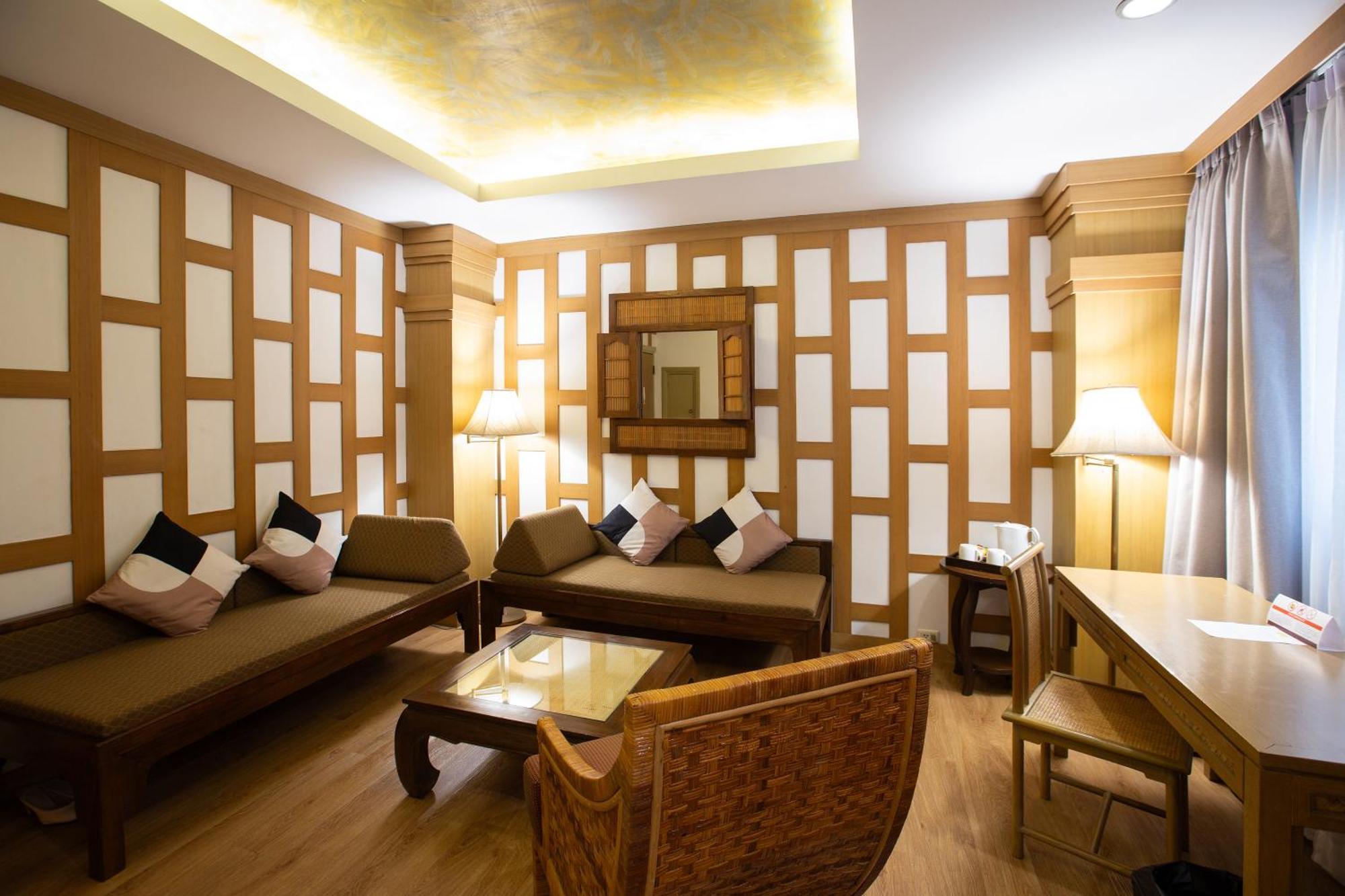 The Tarntawan Hotel Surawong Bangkok Bagian luar foto
