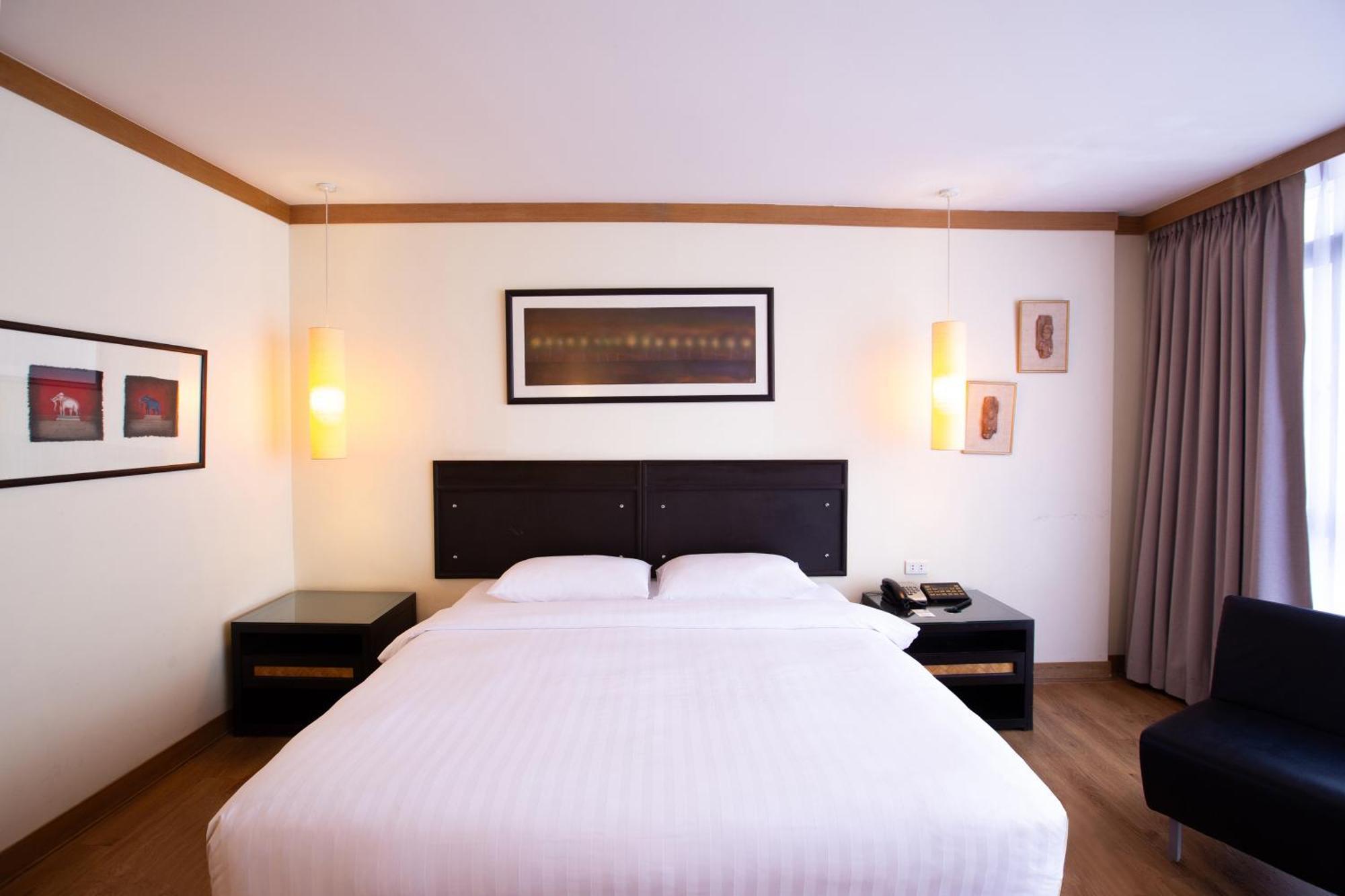 The Tarntawan Hotel Surawong Bangkok Bagian luar foto