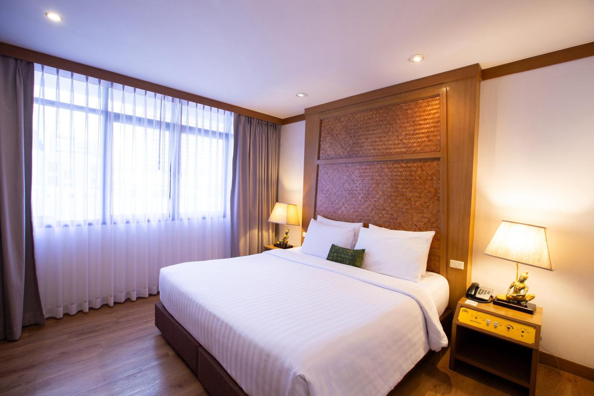 The Tarntawan Hotel Surawong Bangkok Bagian luar foto
