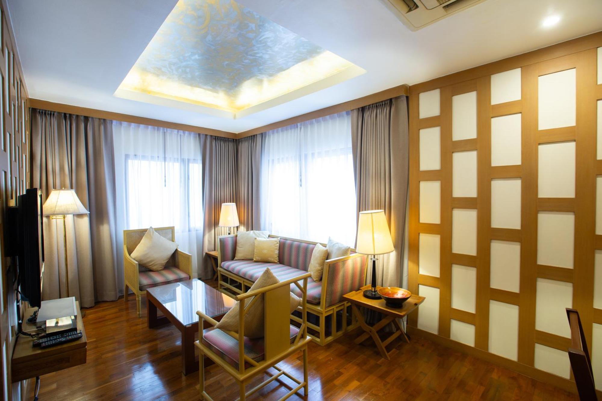 The Tarntawan Hotel Surawong Bangkok Bagian luar foto